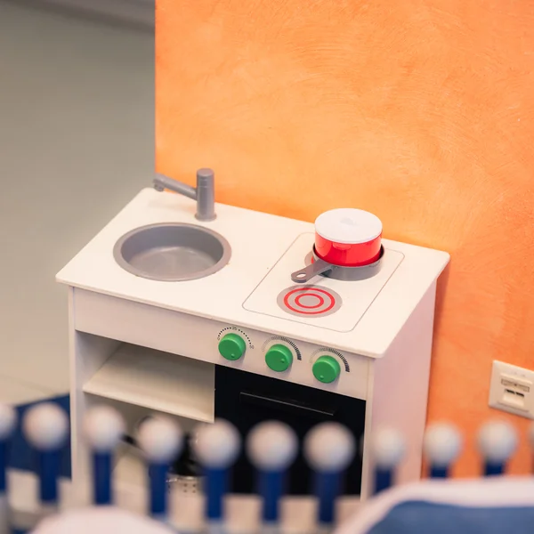 Kinderküche zum Spielen im Wartebereich